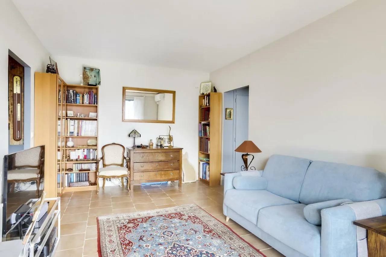 Charming Apartment With Terrace By Weekome Paris France
